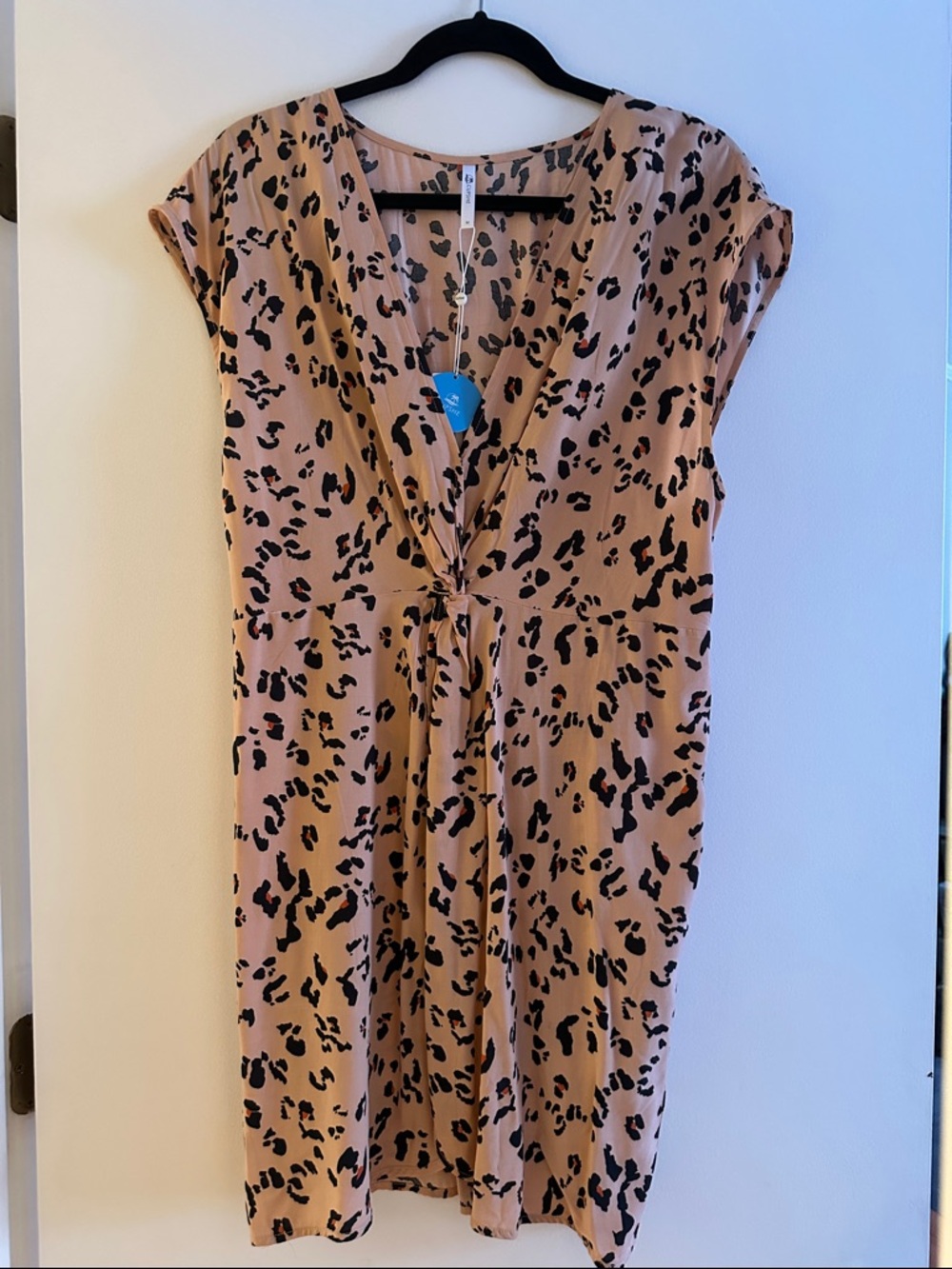 Cupshe Blush Leopard Print V-Neck Dress